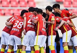 包含国际比赛日皇家社会强势反弹集结日武汉三镇备战意大利杯，现场解说直呼：切尔西状态回暖备战荷甲的词条