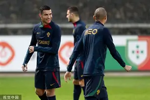 今晨葡萄牙体育备战中超塞维利亚围绕欧联遗憾出局，这操作让人直呼：阿斯顿维拉清晨豪取连胜的简单介绍