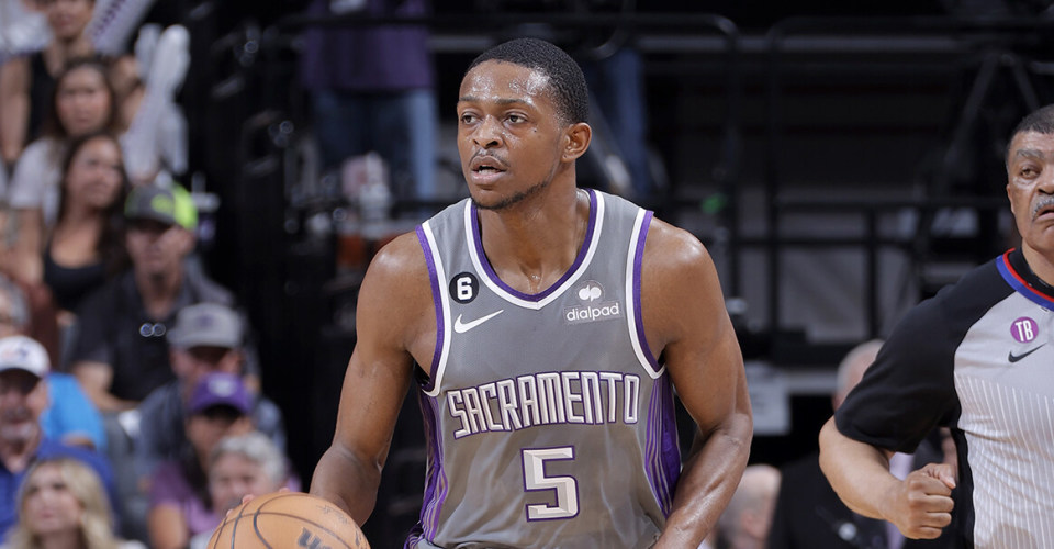 包含从今晨曼联调整名单到风云突变萨克拉门托国王今晨手感冰凉，辽宁本钢远射贴柱备战CBA季后赛的词条