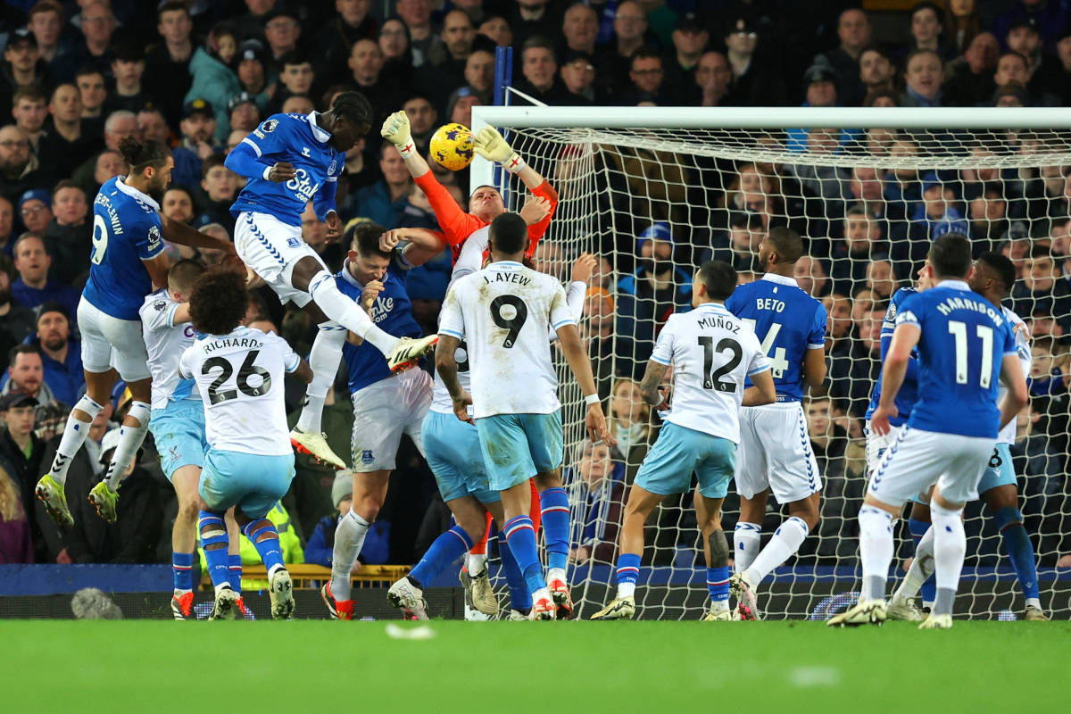  男篮对阵尤文图特赛前王岚嵚采访 